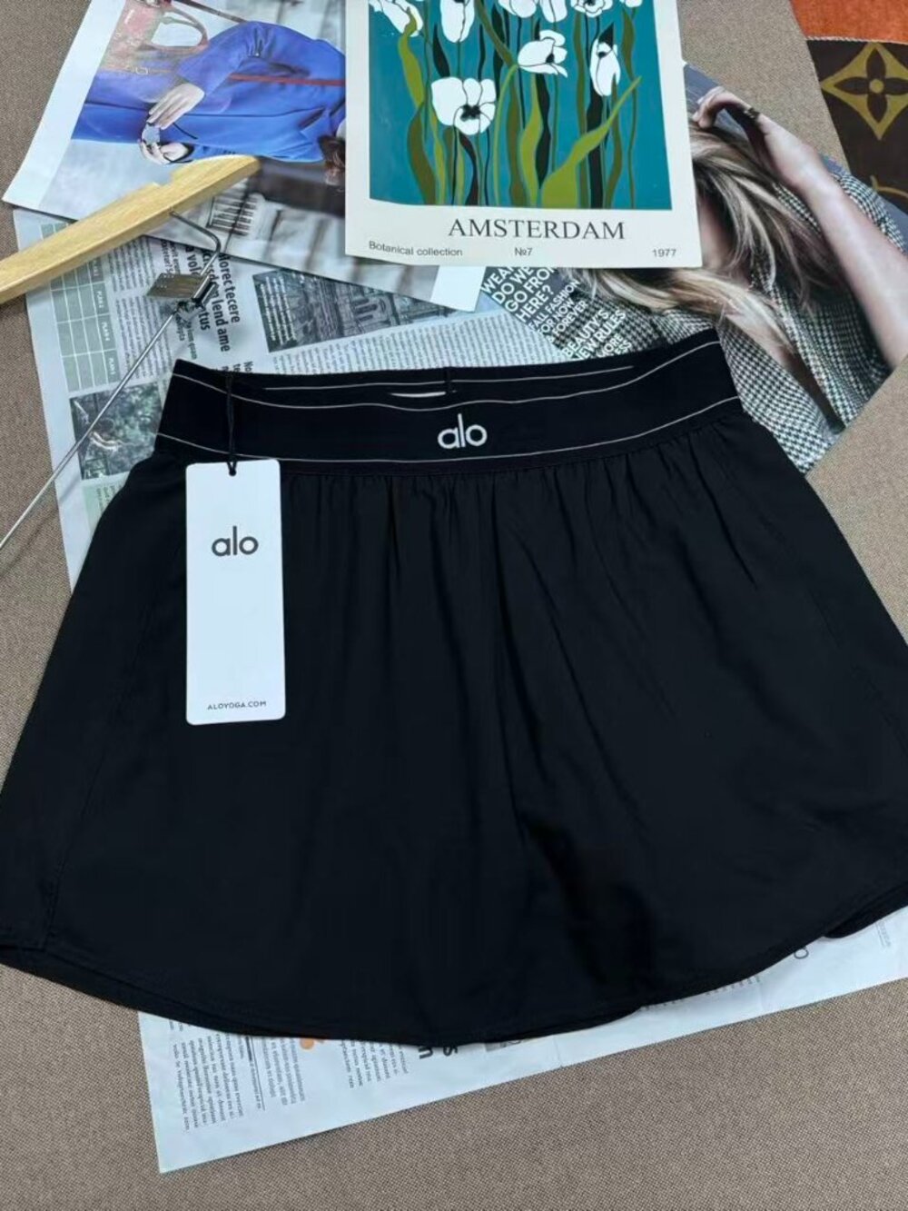 🔥ALO Yoga Match Point Tennis Skirt Black🎾Builtin shortsa versatile staple - Picture 2 of 6